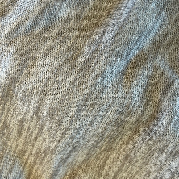 Aritzia Wilfred Free Deep V-Neck Long Sleeve Heathered Grey Crop Top - Picture 8 of 8